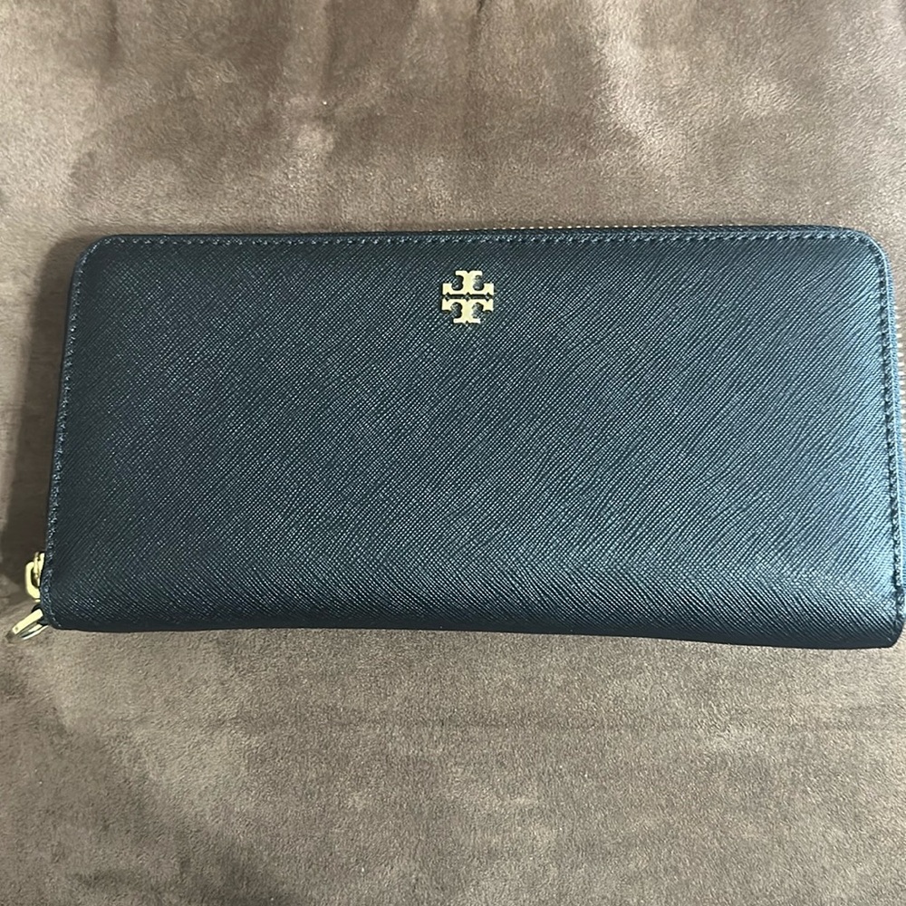 Tory Burch Black Zip Wallet